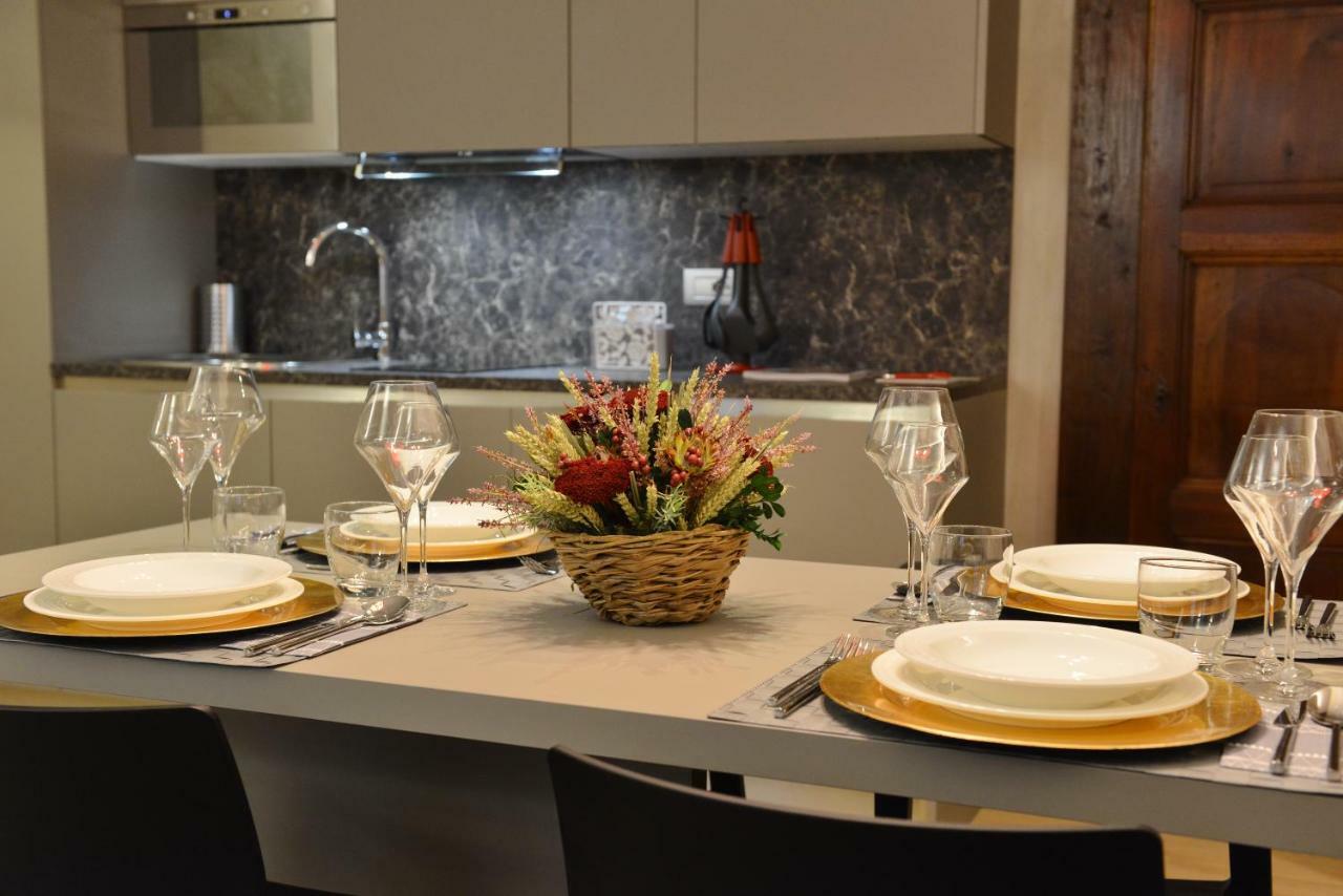 אאוסטה Le Reve Charmant Apartments - Via Sant'Orso,2 מראה חיצוני תמונה