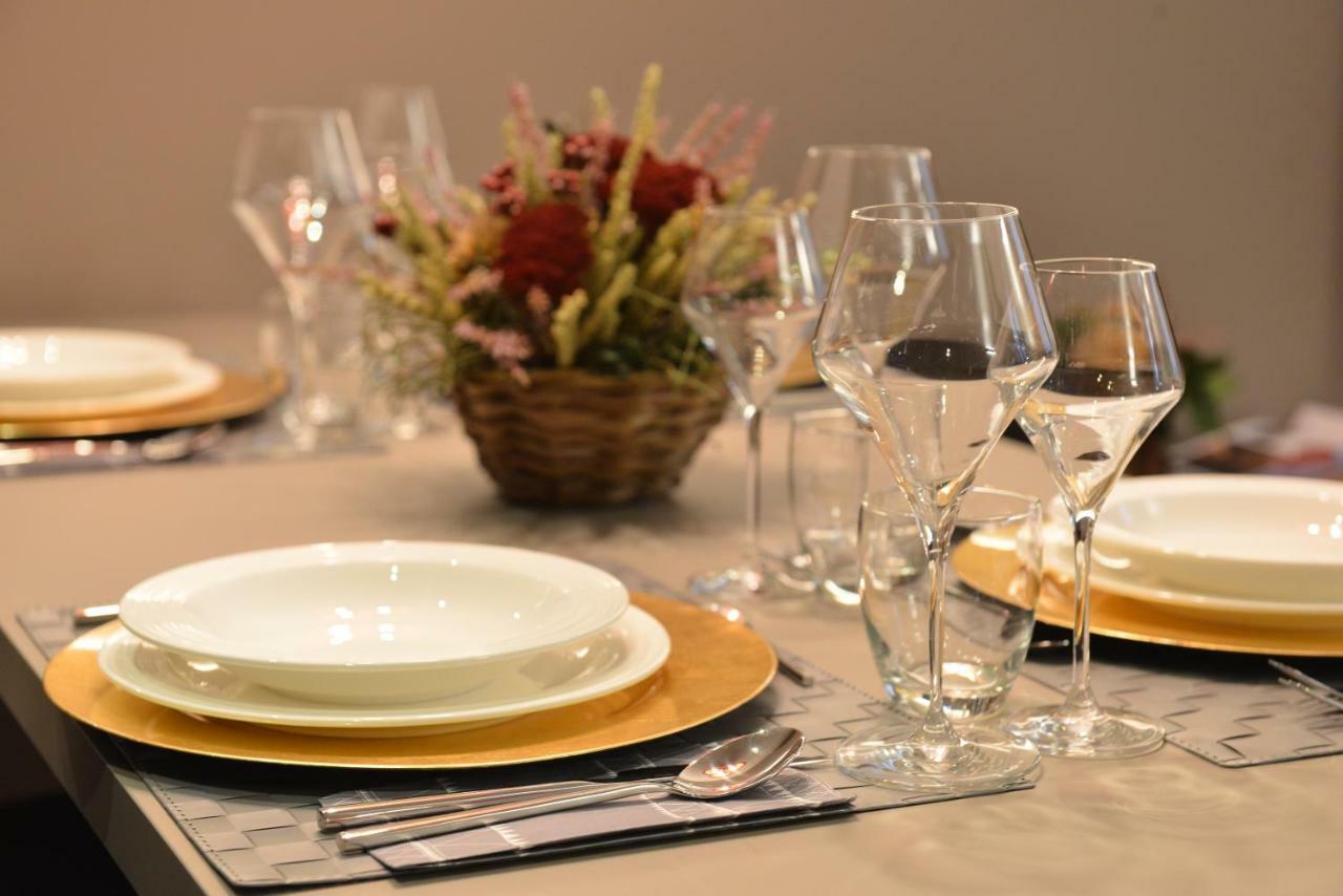 אאוסטה Le Reve Charmant Apartments - Via Sant'Orso,2 מראה חיצוני תמונה