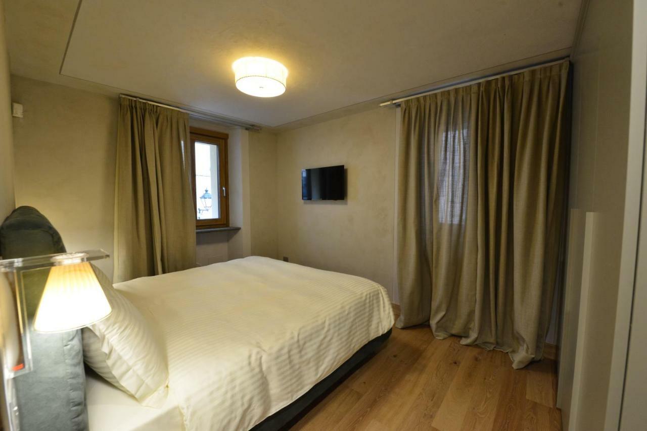 אאוסטה Le Reve Charmant Apartments - Via Sant'Orso,2 מראה חיצוני תמונה