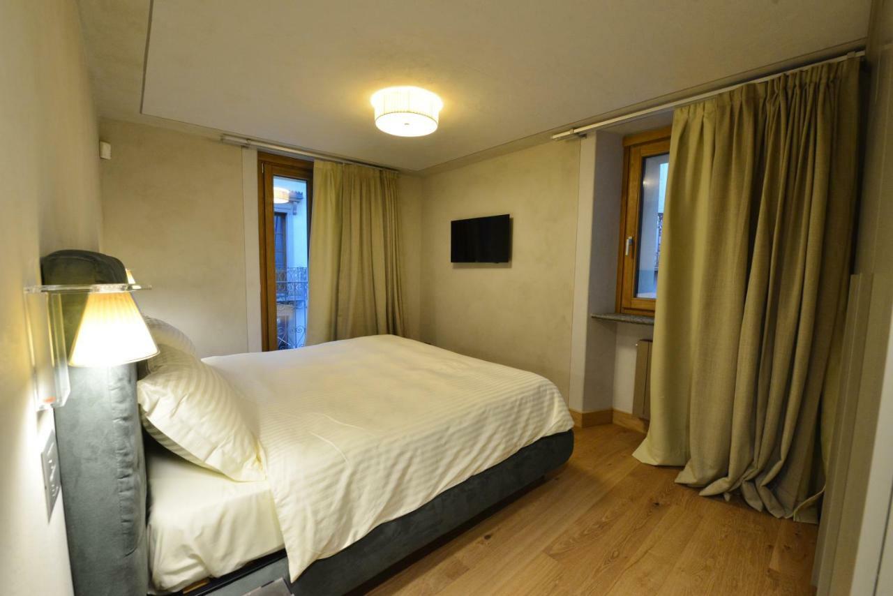 אאוסטה Le Reve Charmant Apartments - Via Sant'Orso,2 מראה חיצוני תמונה