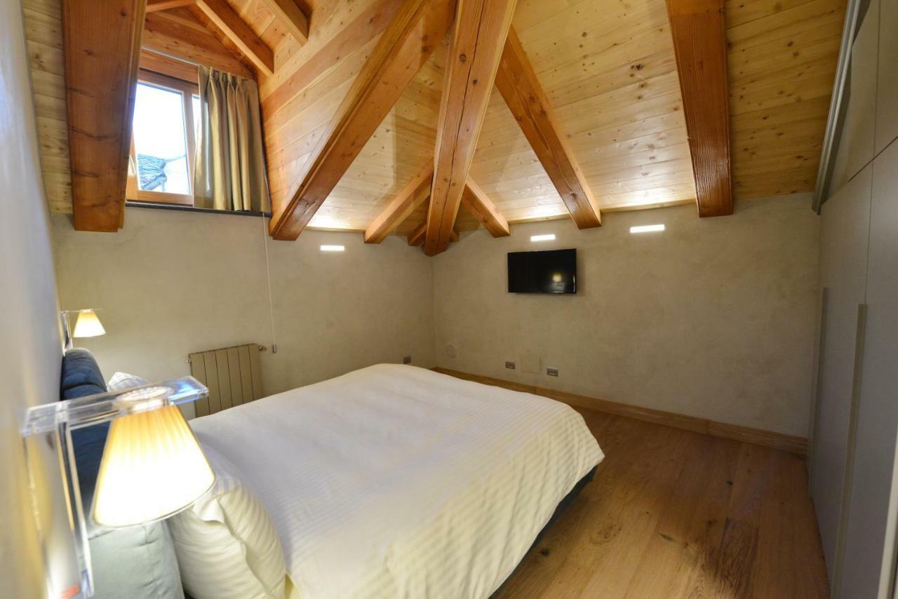 אאוסטה Le Reve Charmant Apartments - Via Sant'Orso,2 מראה חיצוני תמונה