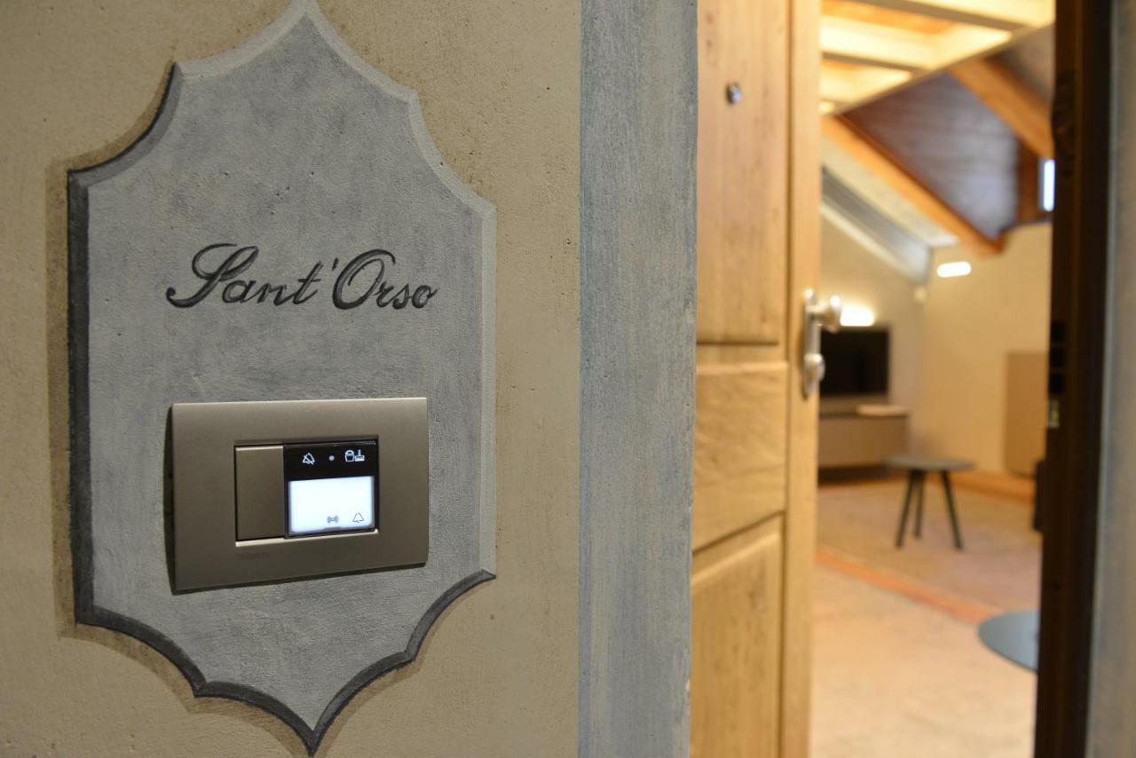 אאוסטה Le Reve Charmant Apartments - Via Sant'Orso,2 מראה חיצוני תמונה
