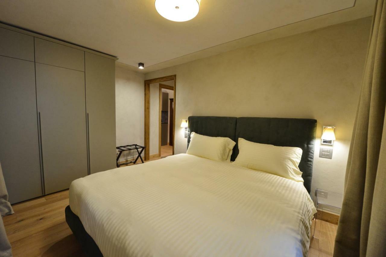 אאוסטה Le Reve Charmant Apartments - Via Sant'Orso,2 מראה חיצוני תמונה