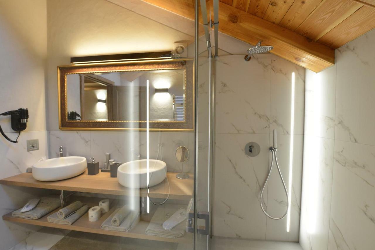 אאוסטה Le Reve Charmant Apartments - Via Sant'Orso,2 מראה חיצוני תמונה