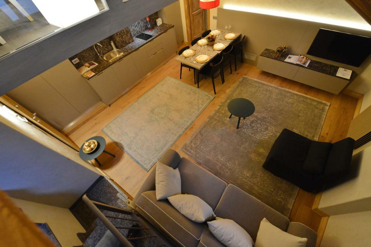אאוסטה Le Reve Charmant Apartments - Via Sant'Orso,2 מראה חיצוני תמונה