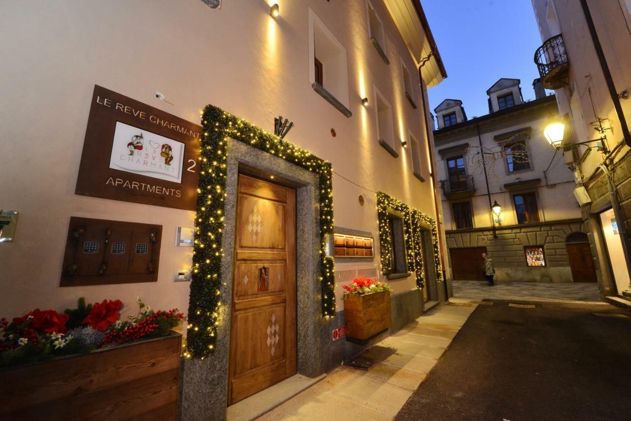 אאוסטה Le Reve Charmant Apartments - Via Sant'Orso,2 מראה חיצוני תמונה